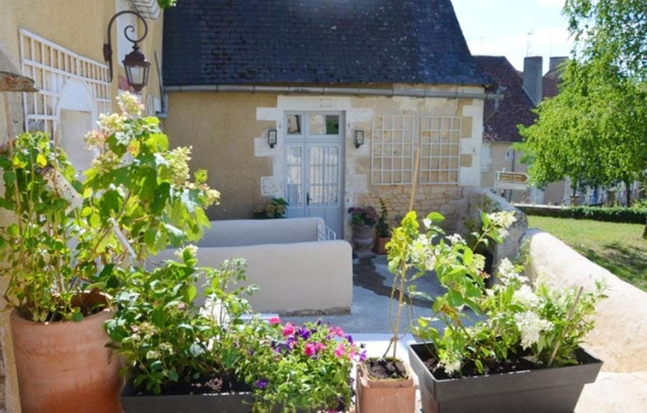 Maison De Charme Au Coeur Du Blanc, Avec Spa Et Jardin Villa Le Blanc Luaran gambar